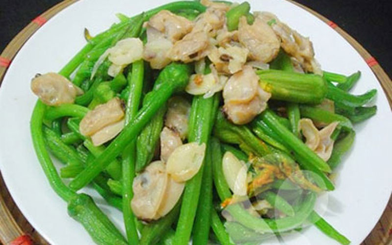 Sự hòa quyện tinh tế của món ngao hoa xào bông bí