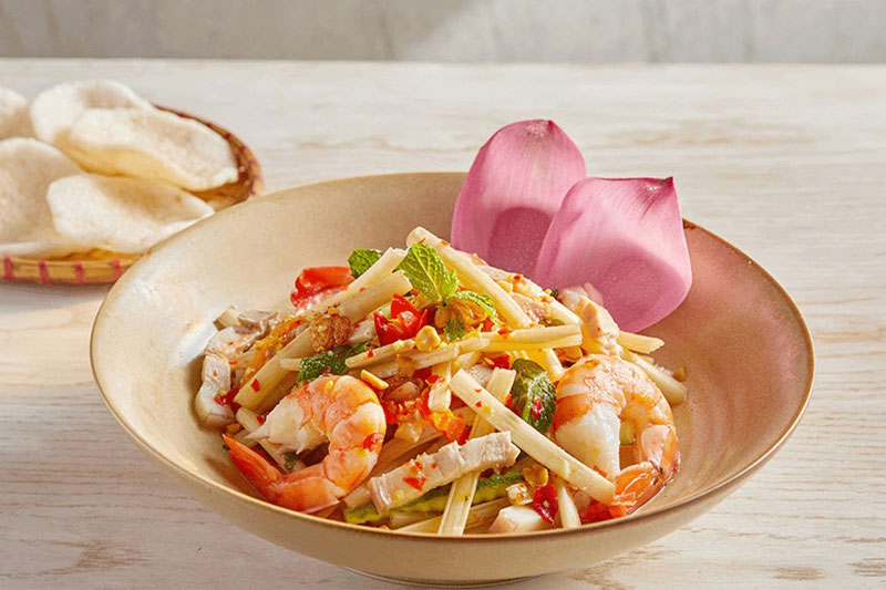 Tôm sú ngó sen thanh mát từ rau đậm vị biển từ tôm