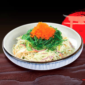 Khai vị với món salad rong biển trứng cua