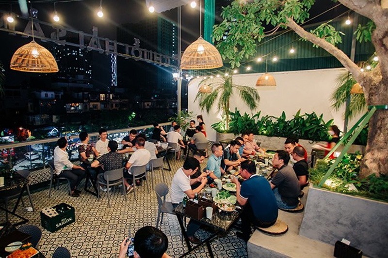 Tầng 4 Vườn Thượng Uyển tại Nhà Hàng Hùng Trường Sa