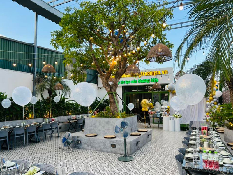 Nhà hàng Hùng Trường Sa còn tổ chức các sự kiện cho gia đình, công ty