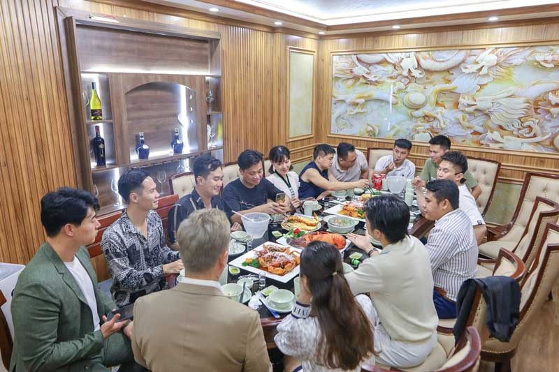 Tổ chức tiệc 20/11 ngày Nhà Giáo Việt Nam tại Nhà hàng Hùng Trường Sa