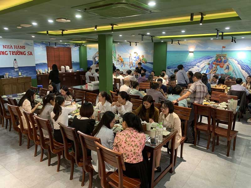 Tiệc công ty tại Nhà hàng Hùng Trường Sa