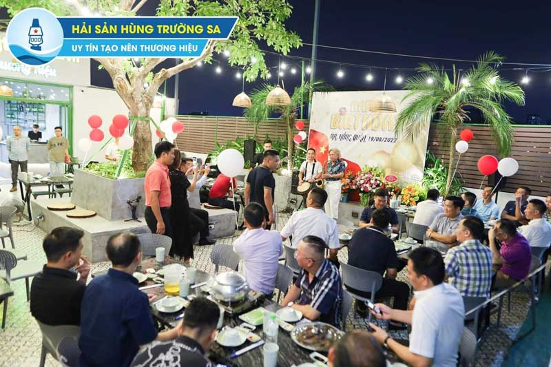 Tổ chức tiệc công ty - gia đình - sinh nhật tại Nhà hàng Hùng Trường Sa