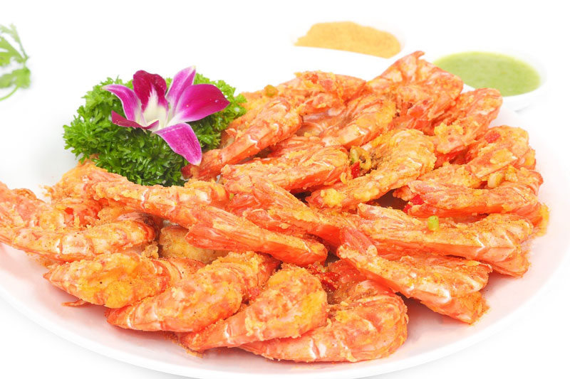 Tôm sú rang muối không thể thiếu trên bàn tiệc