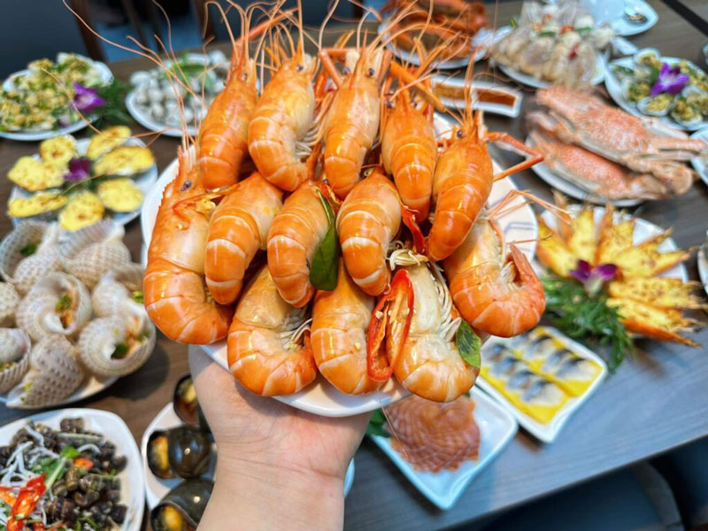 Hình minh họa: Ưu tiên món dễ chia phần và dễ ăn