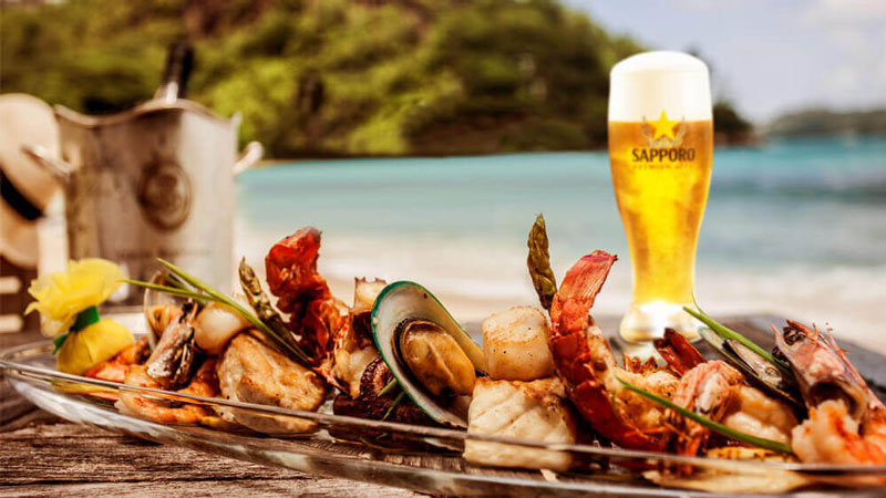 Bia không thể thiếu đối với các bữa tiệc hải sản