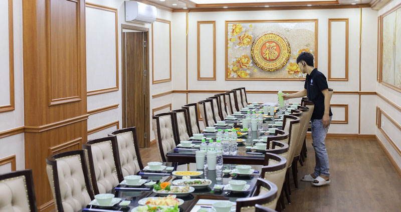 Xem phòng trực tiếp hoặc video room tour trước khi đặt cọc