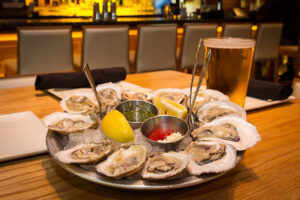 Nguyên tắc vàng khi kết hợp bia với hải sản