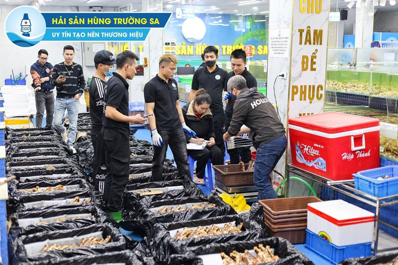 Nhà hàng Hùng Trường Sa luôn bảo quản hải sản chặt chẽ