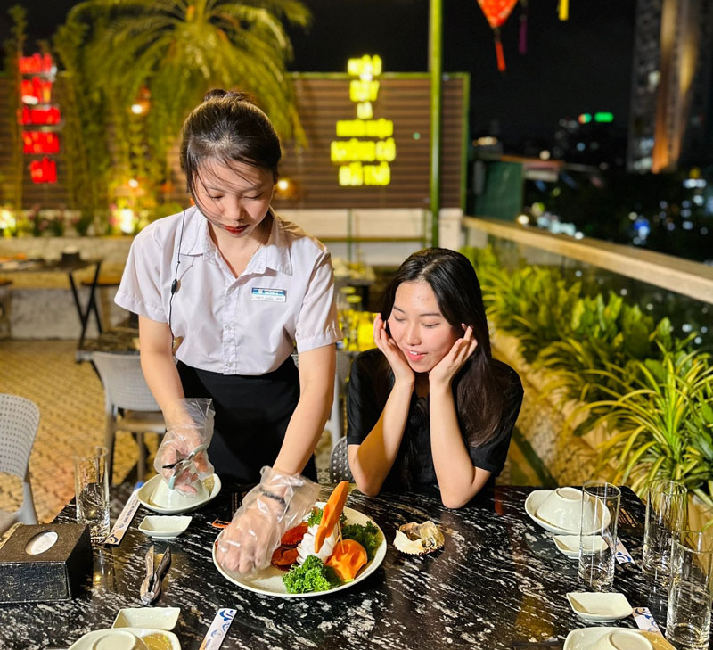 Bữa tối lãng mạn cho ngày 8/3 tại Nhà hàng Hùng Trường Sa